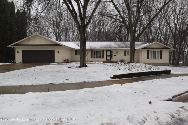 3723 Springbrook Lane, Lansing, MI 48917