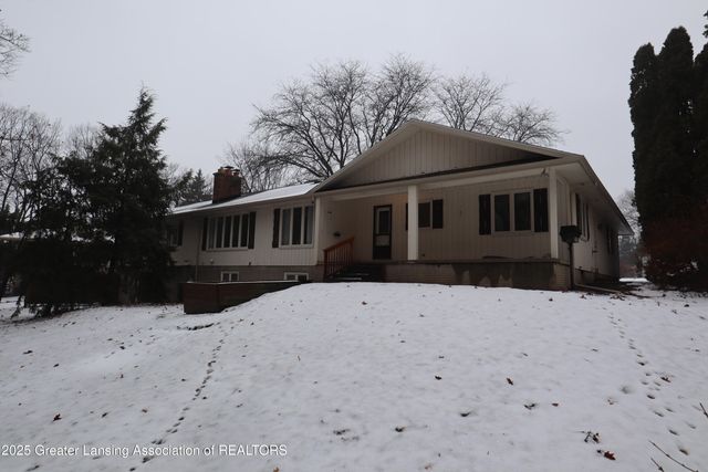 3723 Springbrook Lane, Lansing, MI 48917