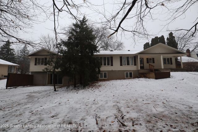 3723 Springbrook Lane, Lansing, MI 48917