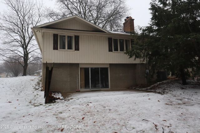 3723 Springbrook Lane, Lansing, MI 48917