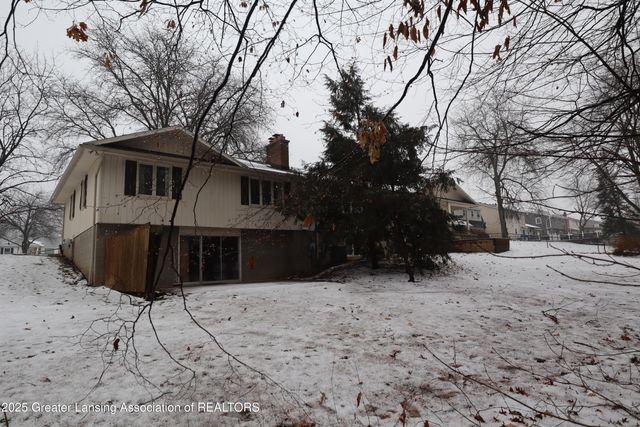 3723 Springbrook Lane, Lansing, MI 48917