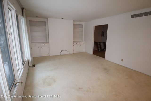 3723 Springbrook Lane, Lansing, MI 48917