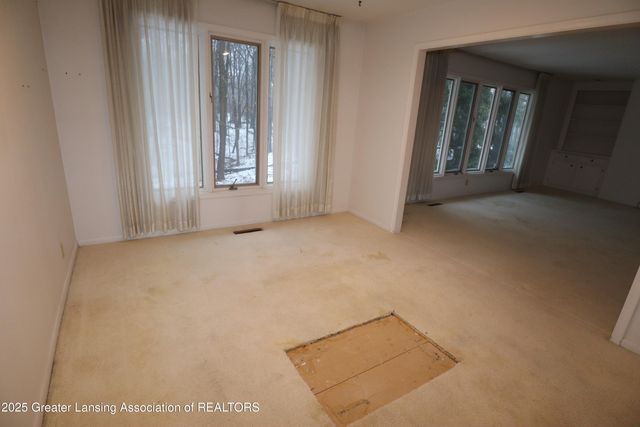 3723 Springbrook Lane, Lansing, MI 48917