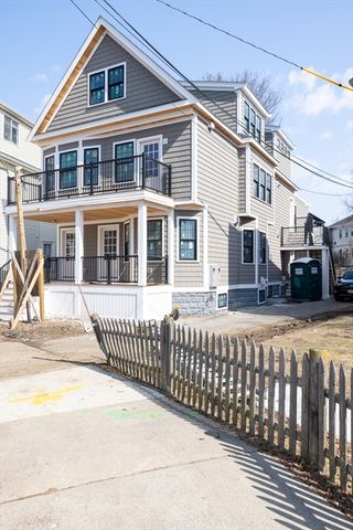 23 College Hill Rd 1, Somerville, MA 02144