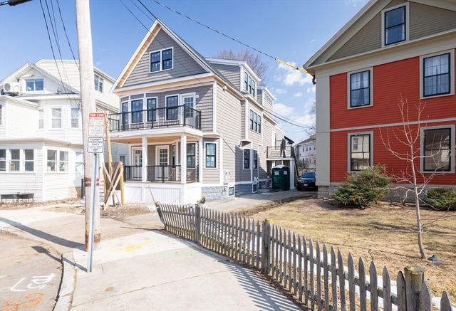 23 College Hill Rd 1, Somerville, MA 02144