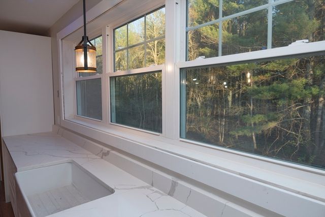 28 Marion, Rochester, MA 02770