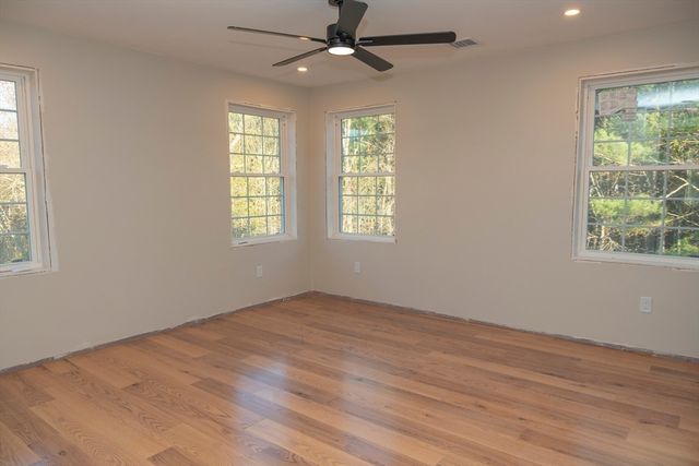 28 Marion, Rochester, MA 02770