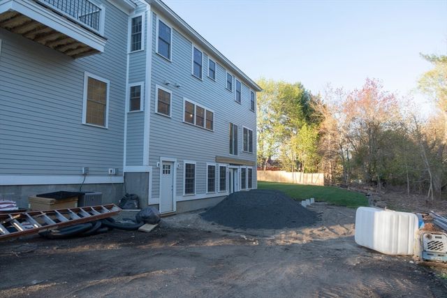 28 Marion, Rochester, MA 02770