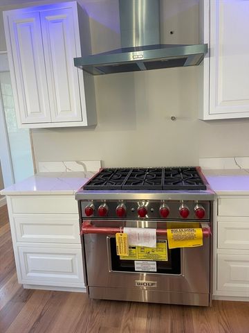 28 Marion, Rochester, MA 02770