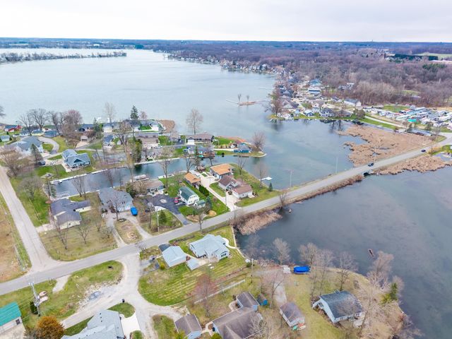 2255 N 400 W Crooked Lake, Angola, IN 46703