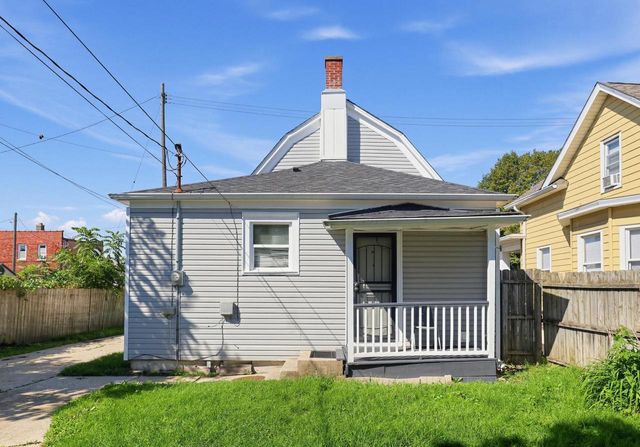 2013 Charles STREET, Racine, WI 53402