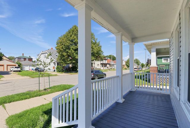 2013 Charles STREET, Racine, WI 53402