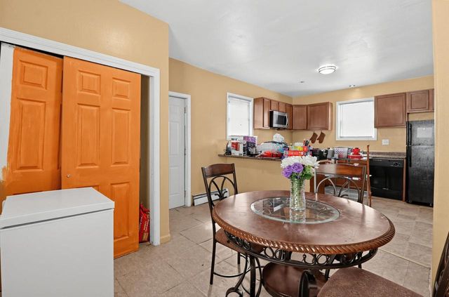 2013 Charles STREET, Racine, WI 53402