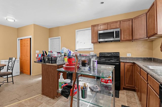 2013 Charles STREET, Racine, WI 53402