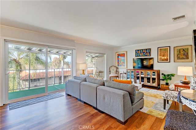 881 Via Mendoza O, Laguna Woods, CA 92637