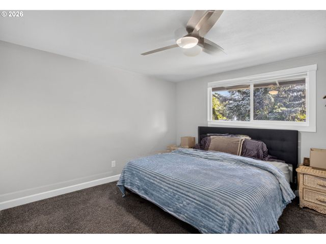 1386 Sw 4TH St, Gresham, OR 97080