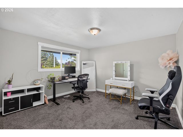 1386 Sw 4TH St, Gresham, OR 97080