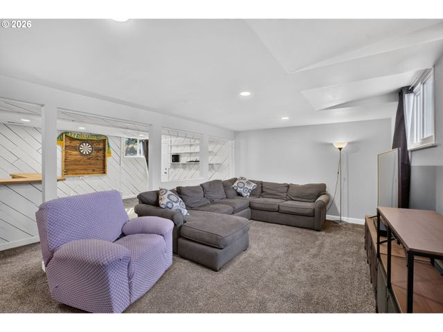 1386 Sw 4TH St, Gresham, OR 97080