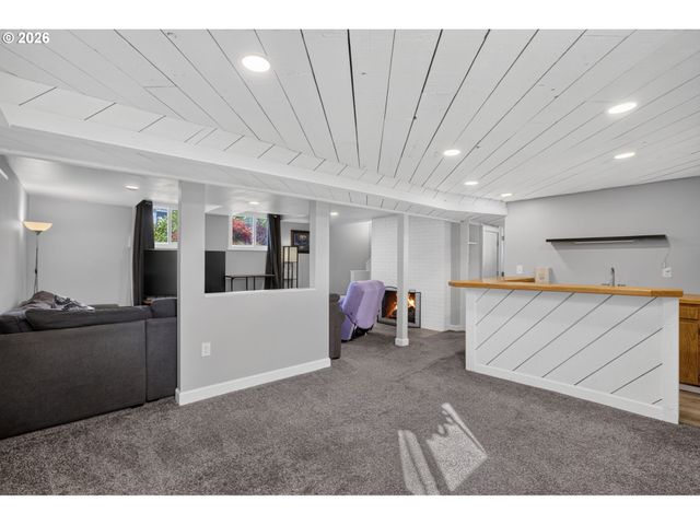 1386 Sw 4TH St, Gresham, OR 97080