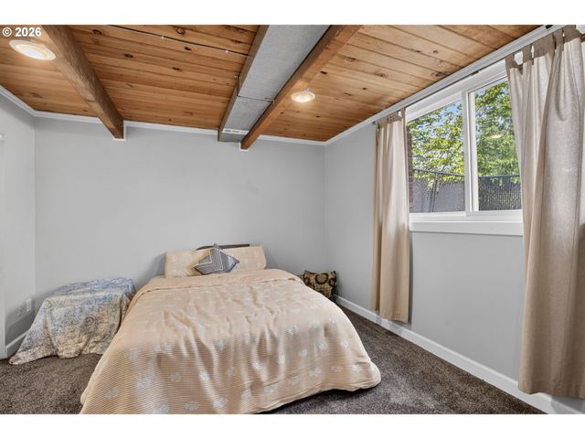 1386 Sw 4TH St, Gresham, OR 97080