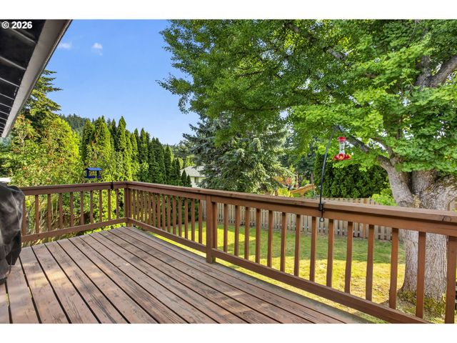 1386 Sw 4TH St, Gresham, OR 97080