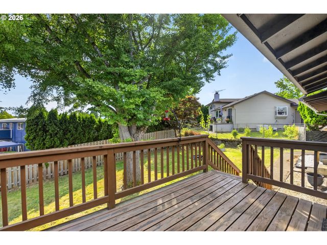 1386 Sw 4TH St, Gresham, OR 97080