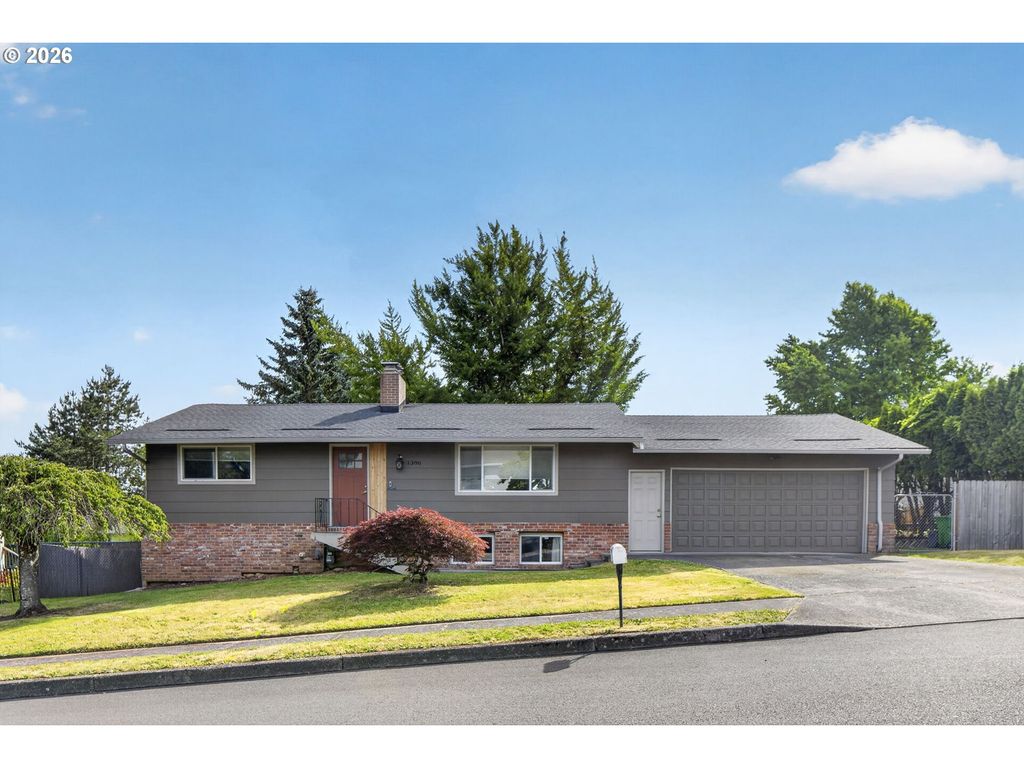 1386 Sw 4TH St, Gresham, OR 97080