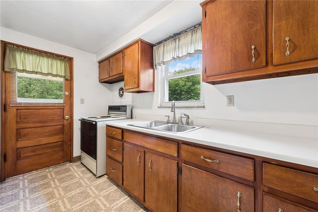 307 Rickey Dr, Monroeville, PA 15146