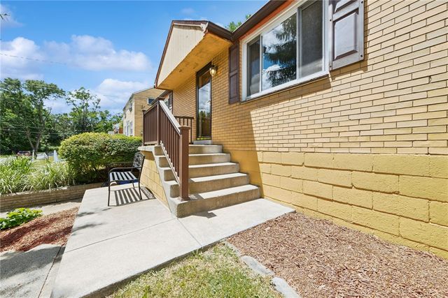 307 Rickey Dr, Monroeville, PA 15146