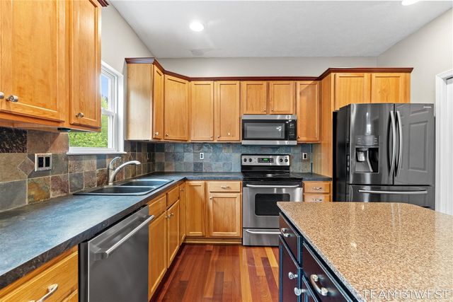 339 Sandy Court, Holland, MI 49424