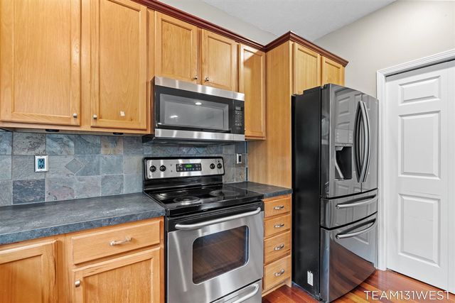 339 Sandy Court, Holland, MI 49424