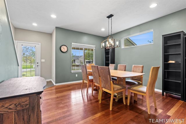 339 Sandy Court, Holland, MI 49424