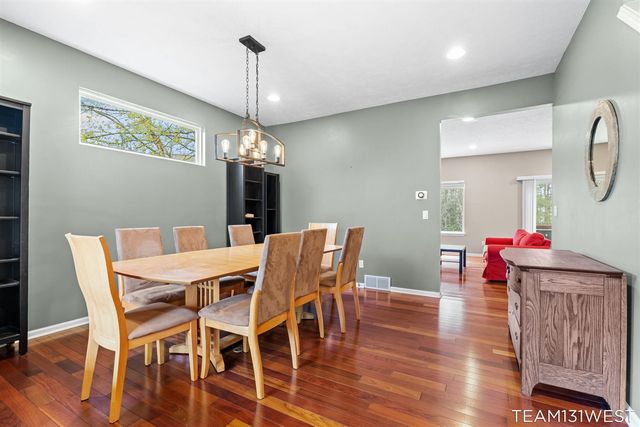 339 Sandy Court, Holland, MI 49424