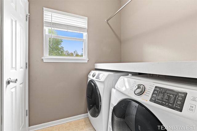 339 Sandy Court, Holland, MI 49424