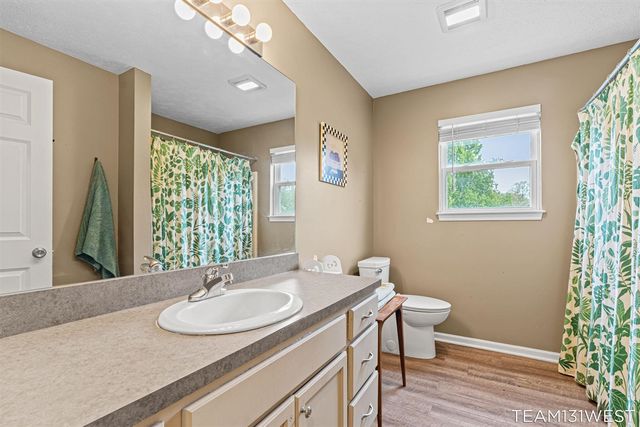 339 Sandy Court, Holland, MI 49424
