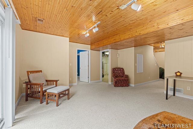 339 Sandy Court, Holland, MI 49424