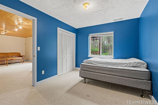 339 Sandy Court, Holland, MI 49424