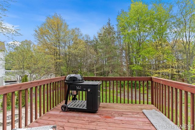 339 Sandy Court, Holland, MI 49424