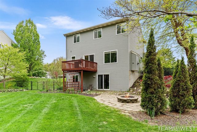339 Sandy Court, Holland, MI 49424