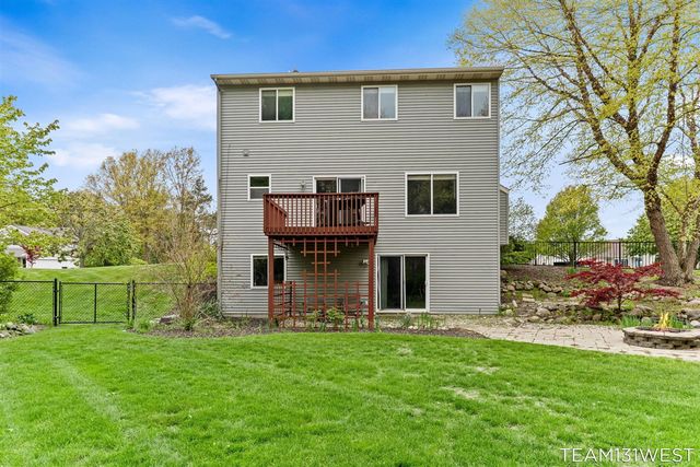 339 Sandy Court, Holland, MI 49424
