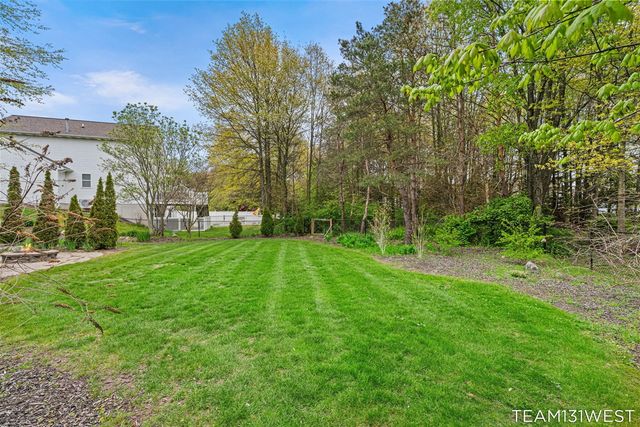 339 Sandy Court, Holland, MI 49424