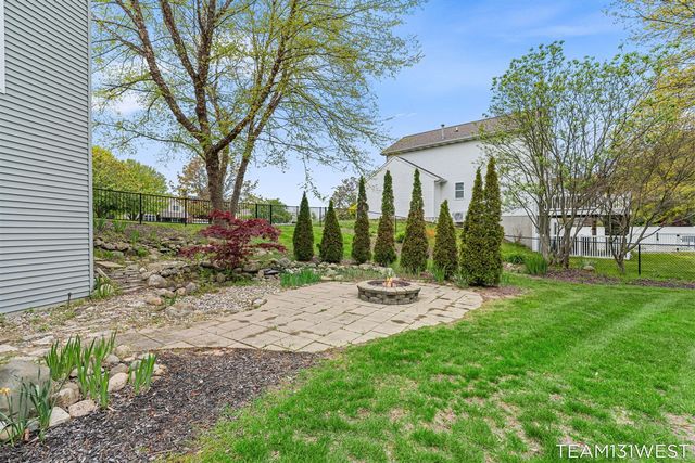 339 Sandy Court, Holland, MI 49424