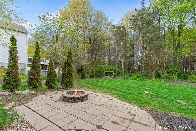 339 Sandy Court, Holland, MI 49424