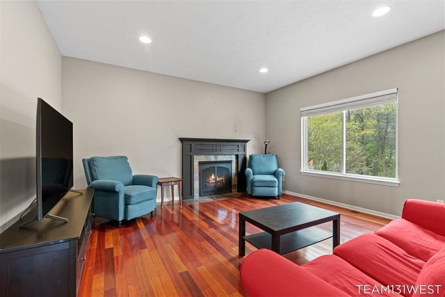 339 Sandy Court, Holland, MI 49424