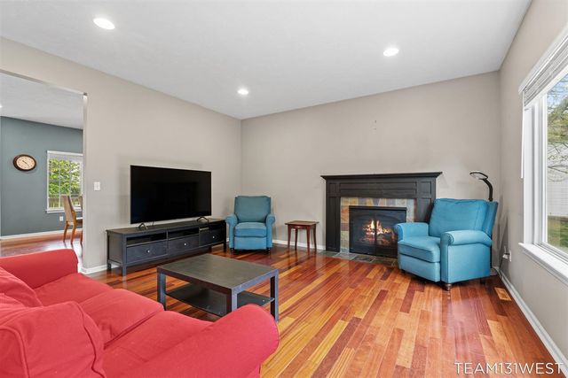 339 Sandy Court, Holland, MI 49424