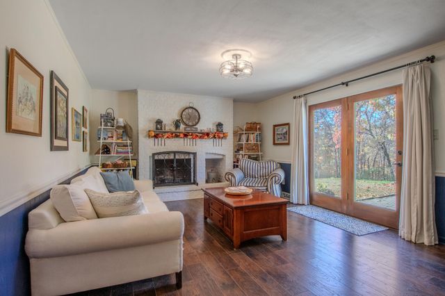 130 ANGEL LN, Holts Summit, MO 65043