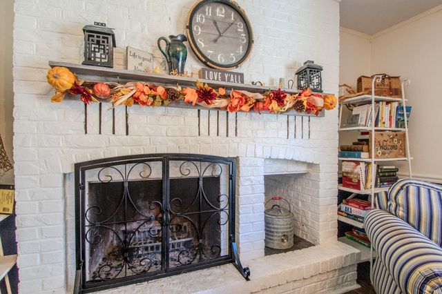 130 ANGEL LN, Holts Summit, MO 65043