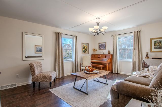 130 ANGEL LN, Holts Summit, MO 65043