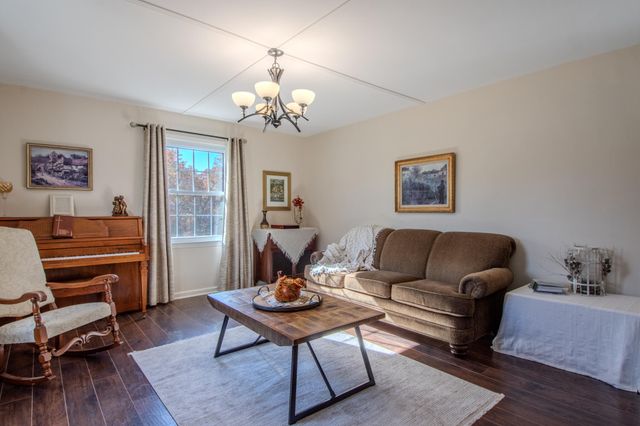 130 ANGEL LN, Holts Summit, MO 65043