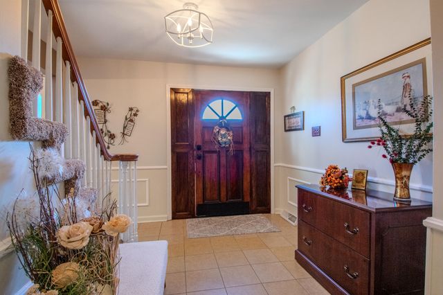 130 ANGEL LN, Holts Summit, MO 65043